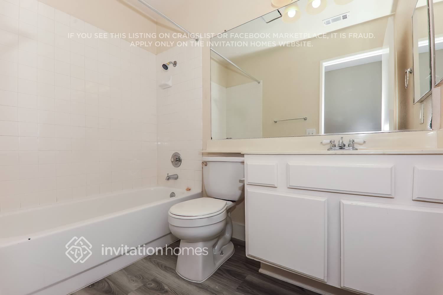 Building Photo - 39272 Vía Lar