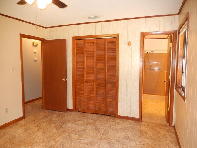 Building Photo - 171 Bear Creek Rd