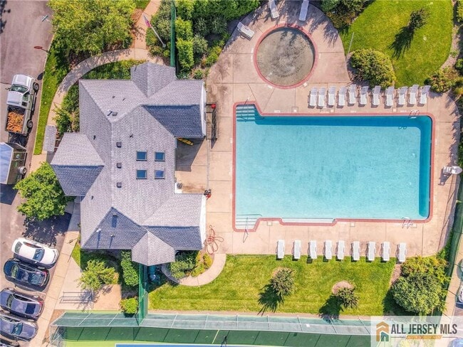 Building Photo - 162 Salem Rd