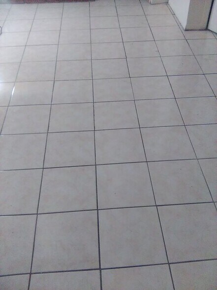 Building Photo - 516 Lincoln Hwy