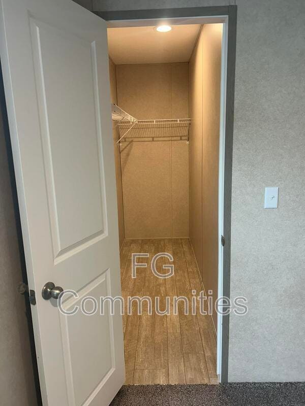 Building Photo - 168 Sides Meadow Dr
