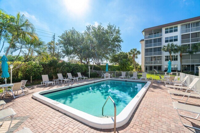 Building Photo - 931 Gardenia Dr