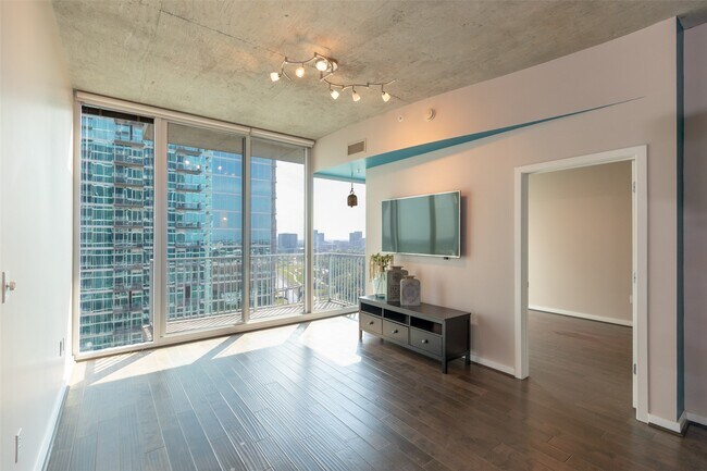 Building Photo - 5925 Almeda Rd