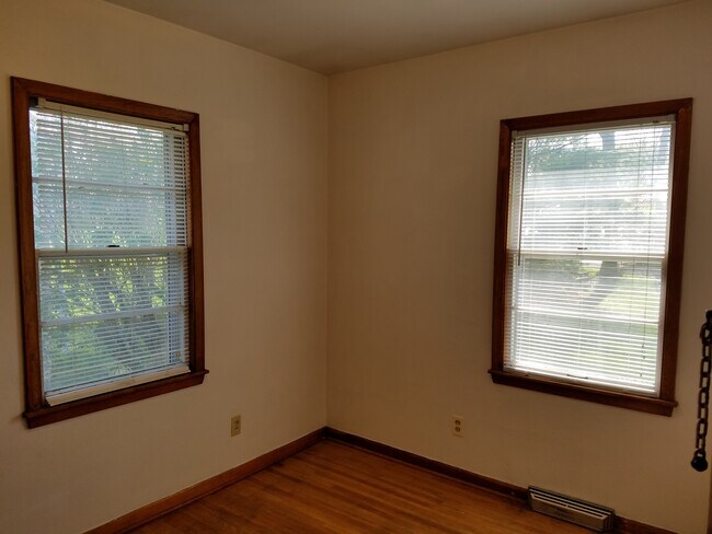 Building Photo - 2209 Franklin St