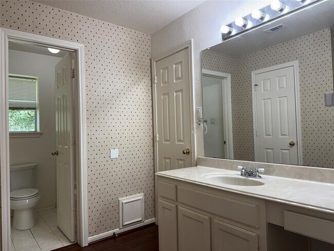 Building Photo - 17414 Fountainview Cir