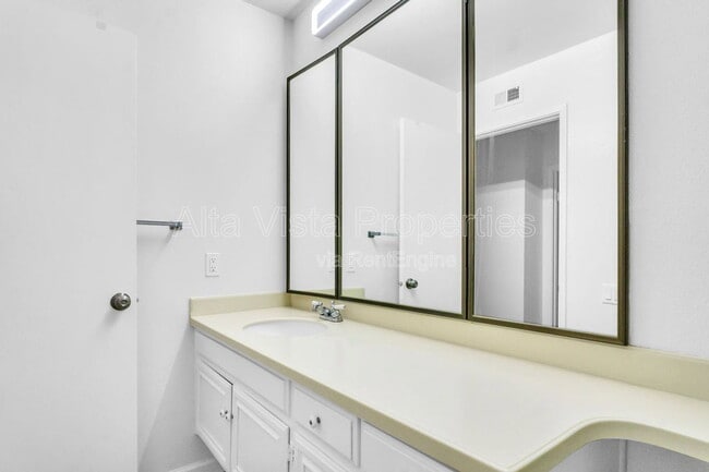 Building Photo - 2229 Camino Preciosa Sur