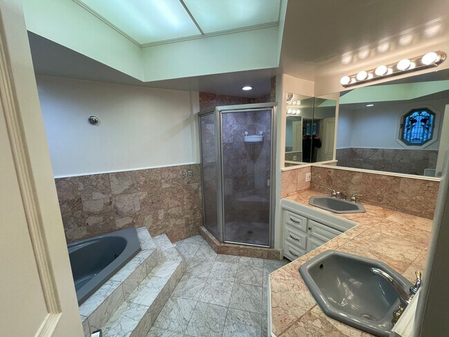 Building Photo - Tranquil Home in the Hills of Rancho Palos Verdes Overlooking the Los Angeles Harbor