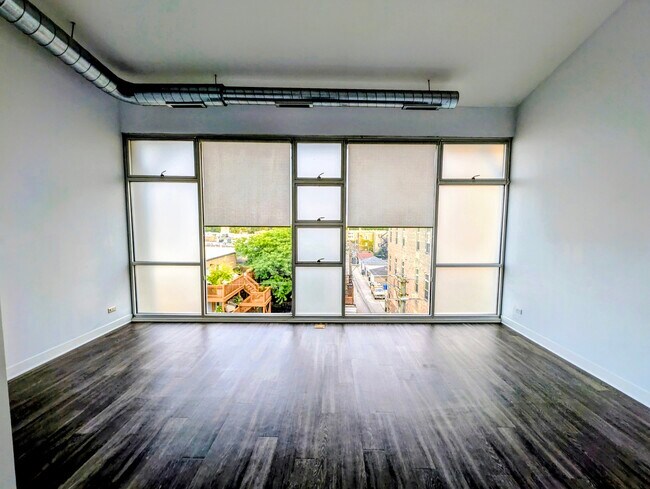 Building Photo - 5115 N Clark St