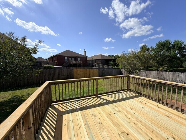 Building Photo - 2492 Bentridge Dr W