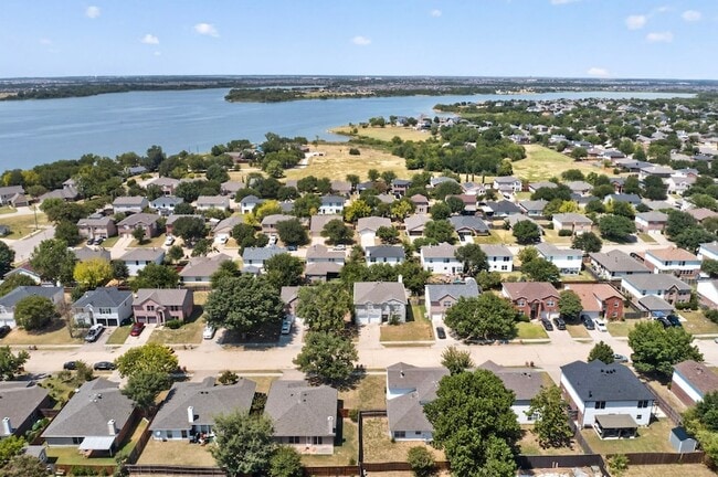 Building Photo - 625 Spillway Dr