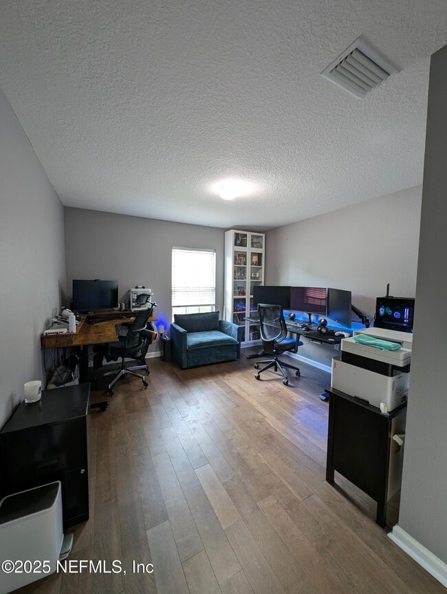 Building Photo - 11191 Castlemain Cir E