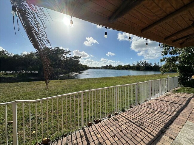 Building Photo - 27866 SW 142nd Ave