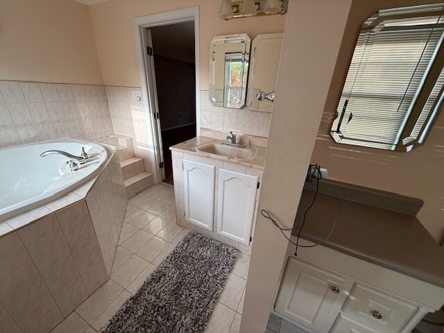 Building Photo - 11 Honeybell Ct