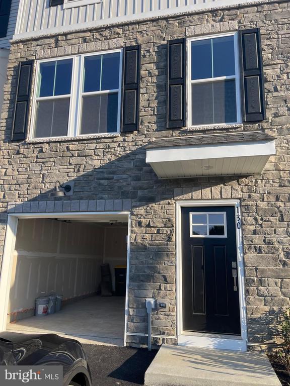 Building Photo - 130 Abramo Victor Dr