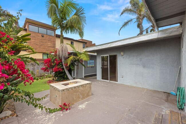 Building Photo - 5195-5197 Carlsbad Blvd