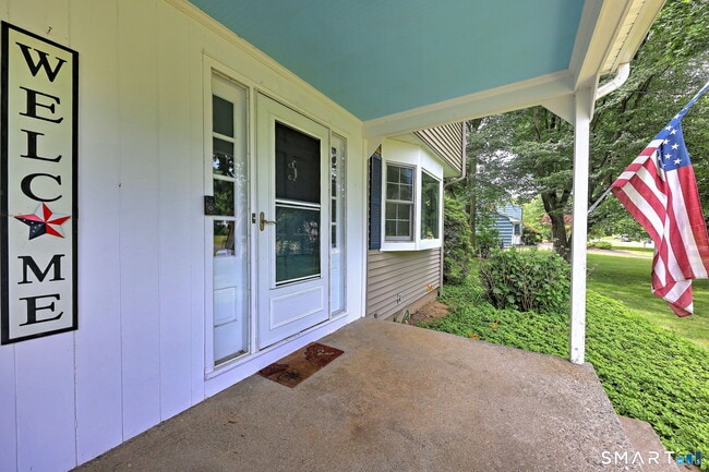 Building Photo - 352 Hitching Post Dr