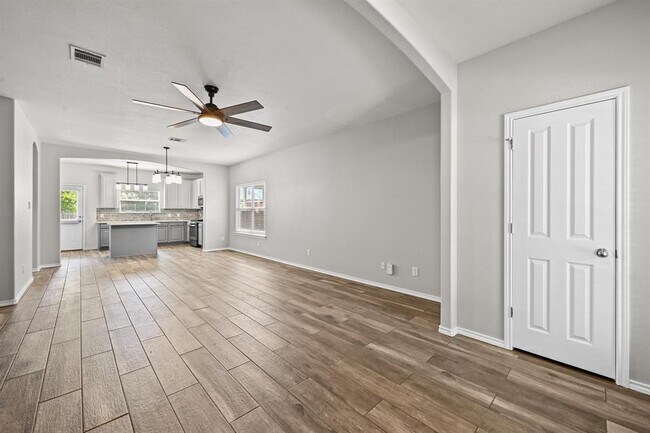 Building Photo - 11729 Channing Dr
