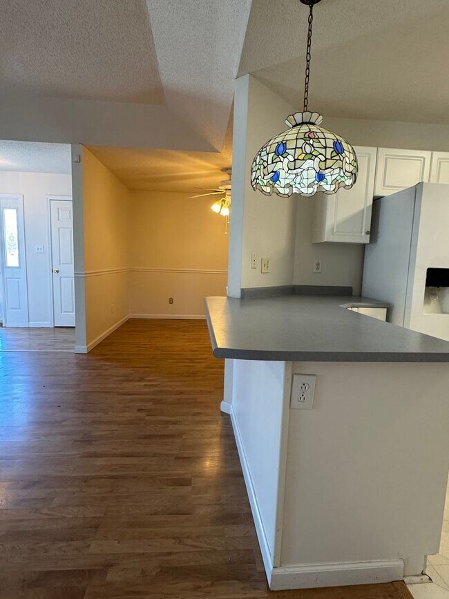 Building Photo - Not to be Missed on Heritage Square!