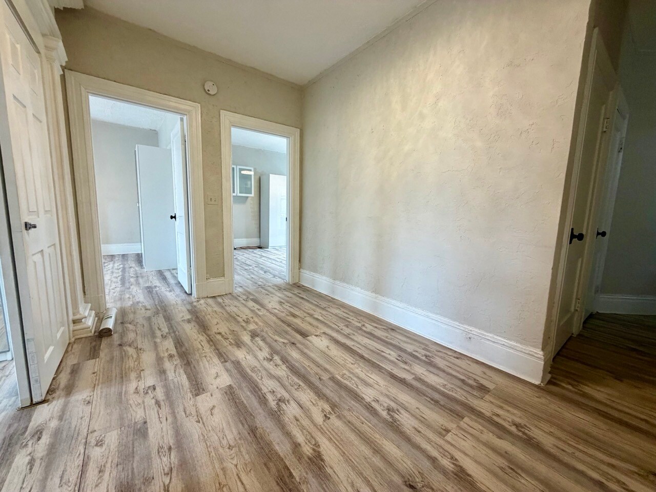 Building Photo - 14 Glenville Ave