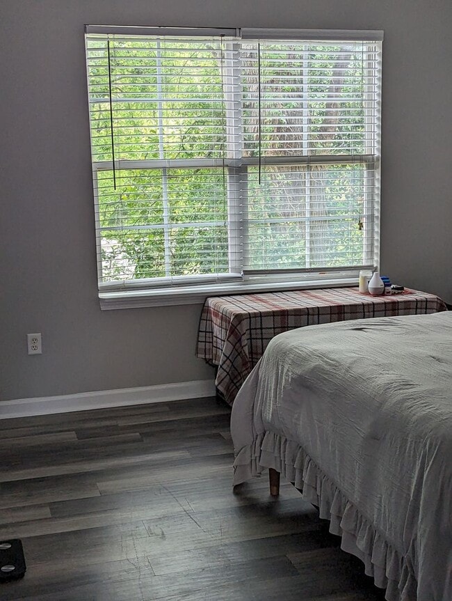 Building Photo - 3 Bedroom 3 Bath Townhome Close to GCSU in The Grove