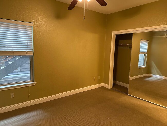 Building Photo - Creekridge - Hyde Park - 45 / Duval - Excl...