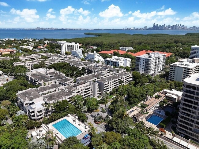 Building Photo - 161 Crandon Blvd