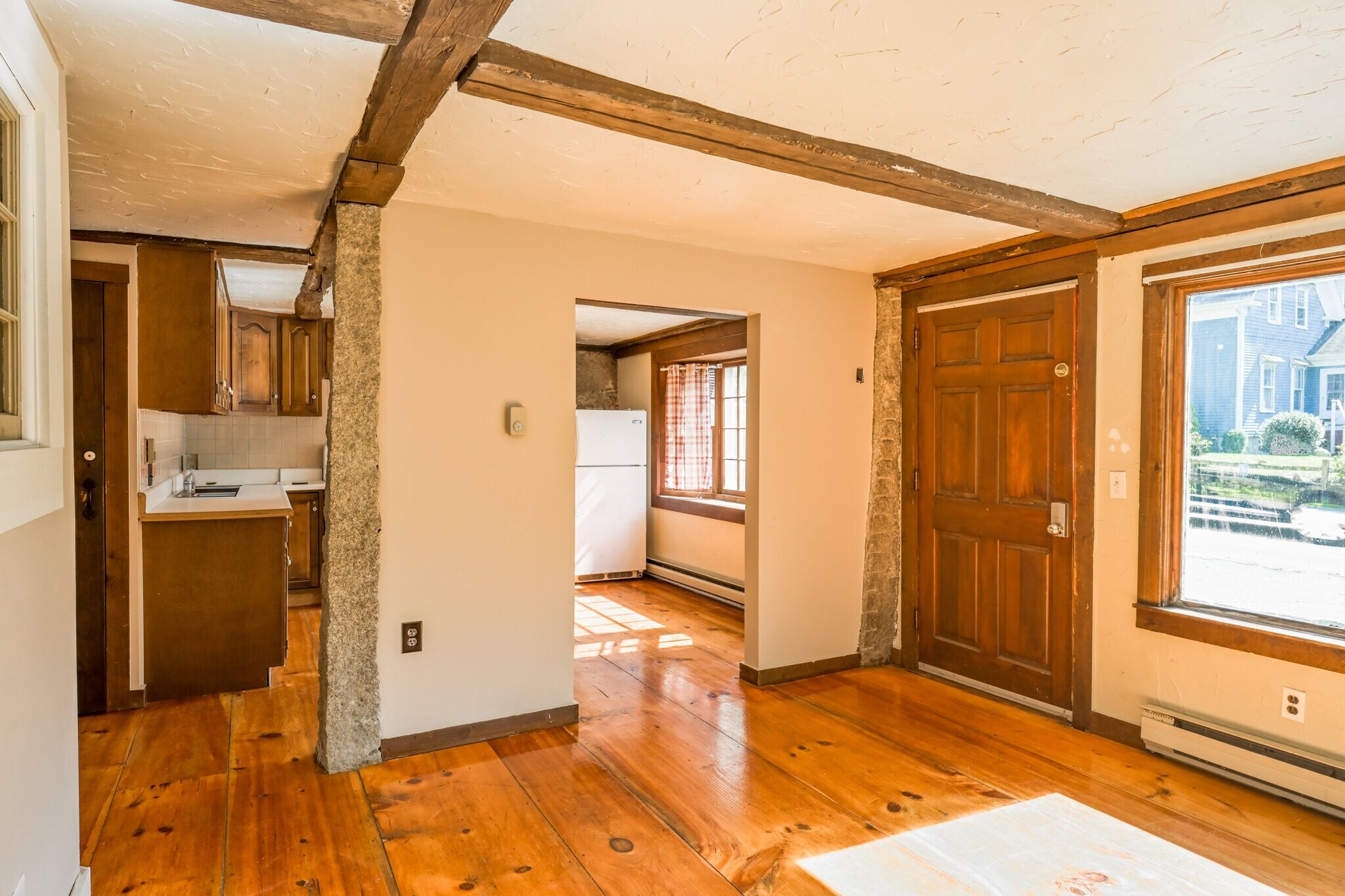 Building Photo - 475 Center St