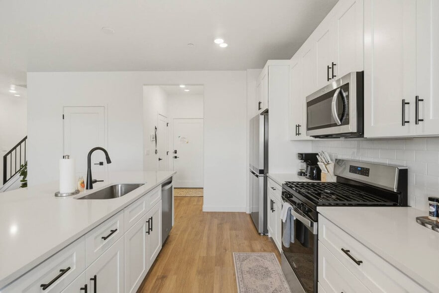 Building Photo - 1702 Ripple Rock Dr