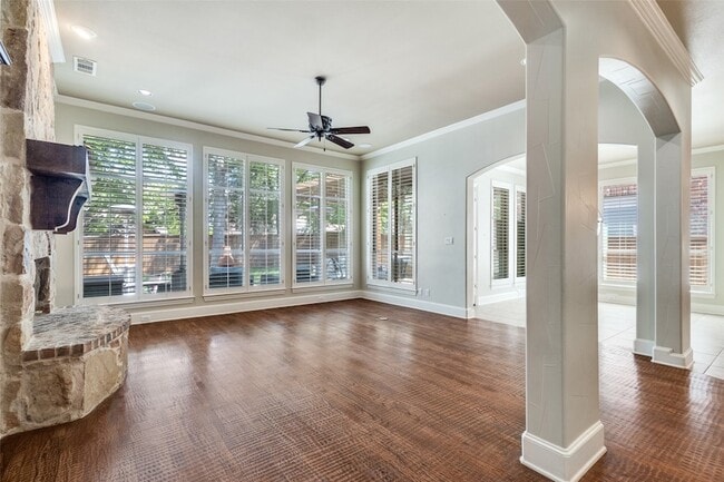 Building Photo - 901 Sandy Trail