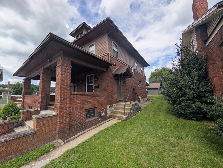 Building Photo - 2908 Oak Ave