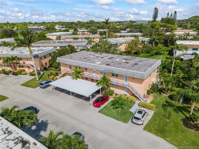 Building Photo - 2950 SE Ocean Blvd