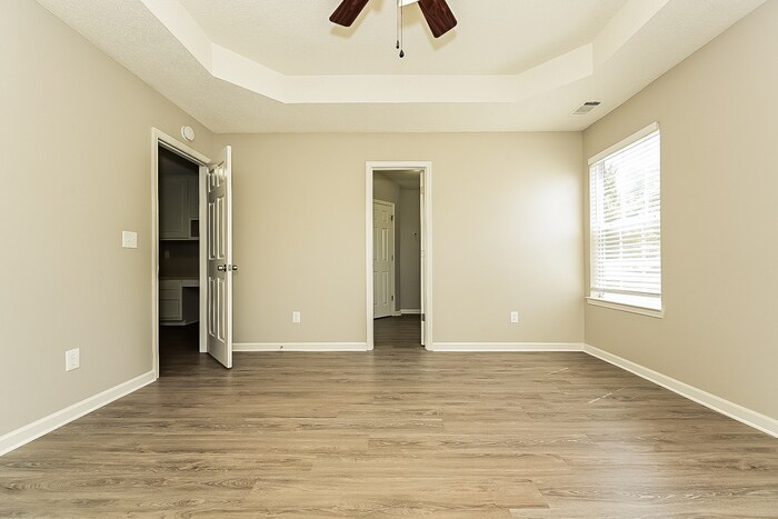 Building Photo - 1001 Adie Cove