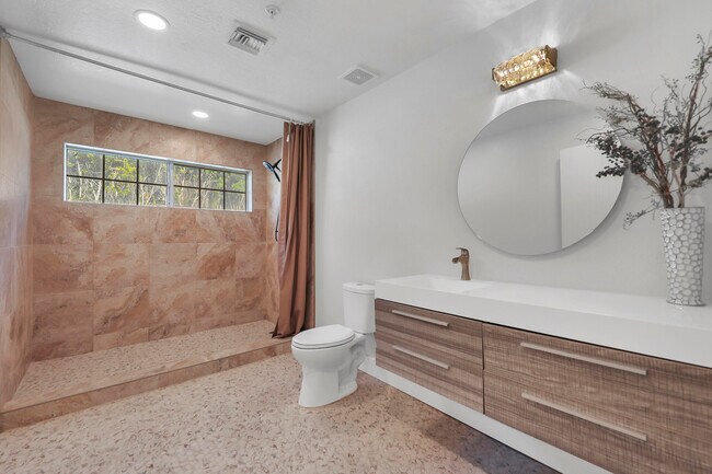 Building Photo - 2246 Paseo Roseta