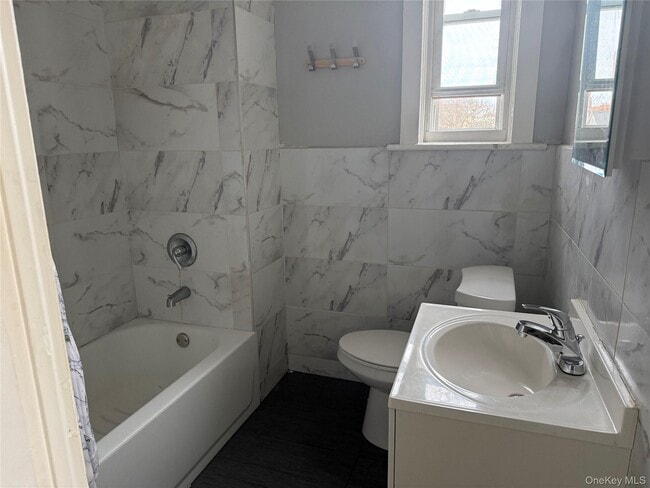 Building Photo - 48 Cannon St