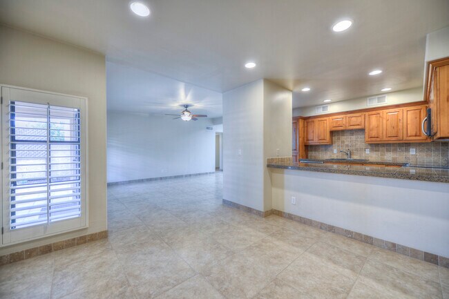 dining - 8428 E Malcomb Dr