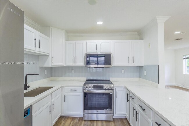 Building Photo - Northwest 159th Street, Miami, FL 33169 - 3 BR 2 BA house