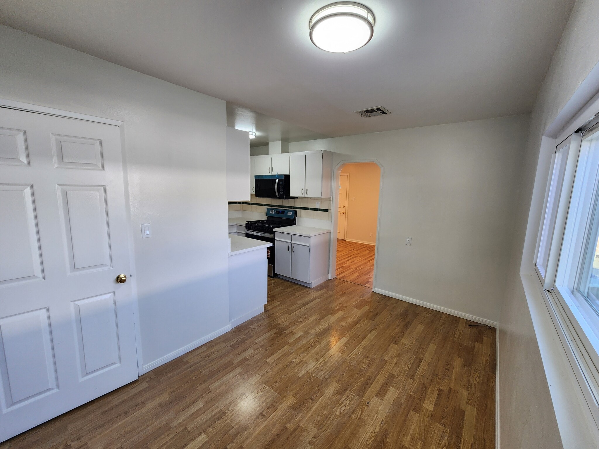 Building Photo - 10447 Cantara St