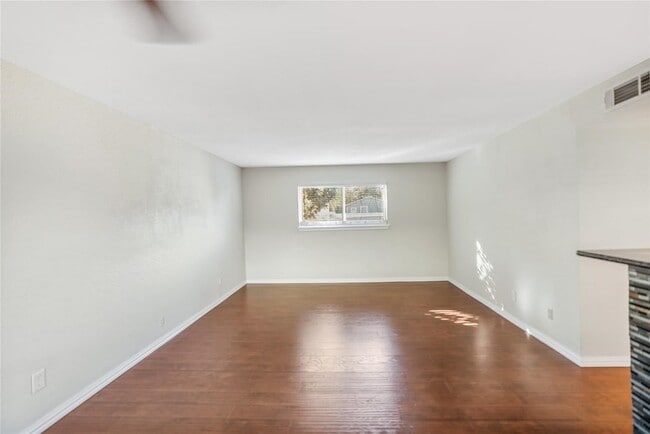 Building Photo - 419 Marshall St