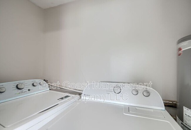 Building Photo - 902 Catawba Ct