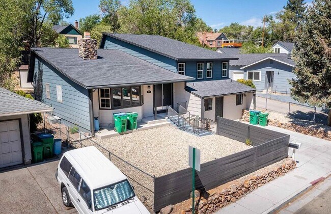 Building Photo - 1449 Hillside Dr