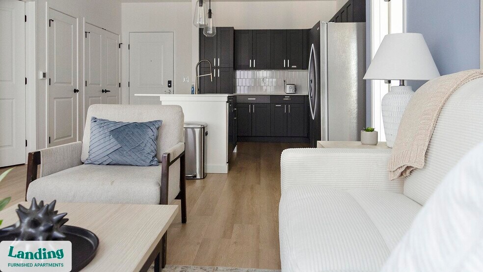 Building Photo - 650 N Main St