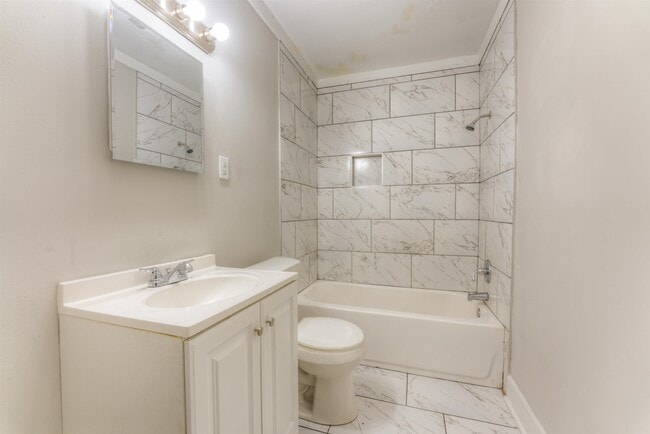 Building Photo - 1778 Edward Ave