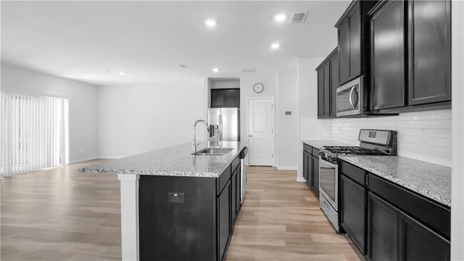 Building Photo - 1186 Arrowlake Rd