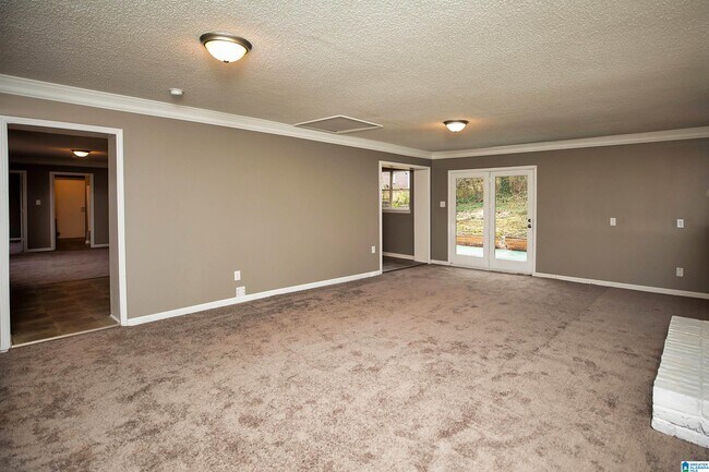 Building Photo - 8941 Glendale Dr