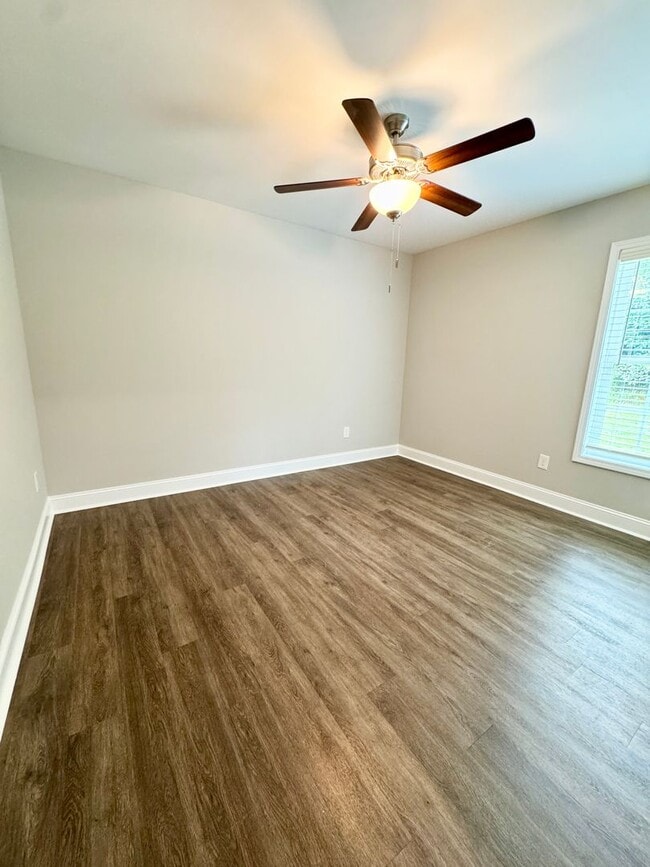 Building Photo - 3 Bedroom, 2 Bath in Conway! No HOA, Plent...