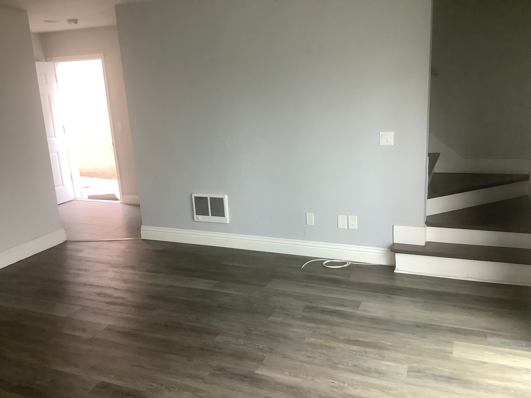 Building Photo - 2121 Vanderbilt Ln