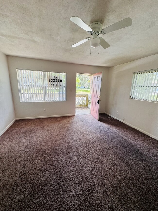Building Photo - 2075 Howell Branch Rd