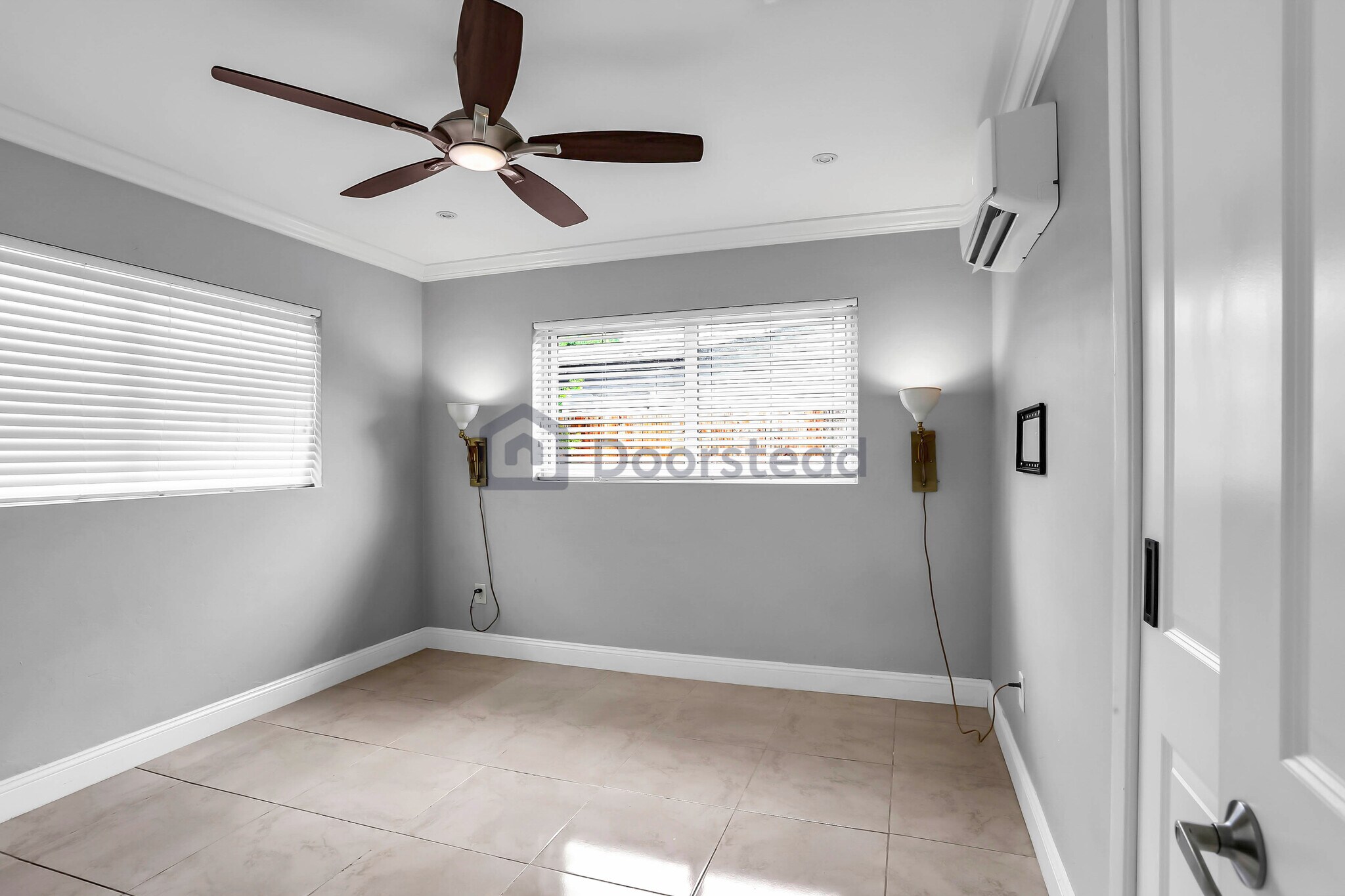 Building Photo - 241 NE 48th Ct