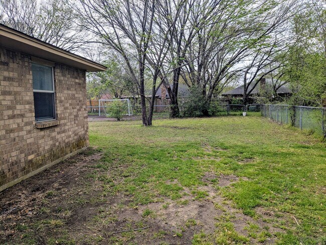 Building Photo - 12419 Sparrow Ct