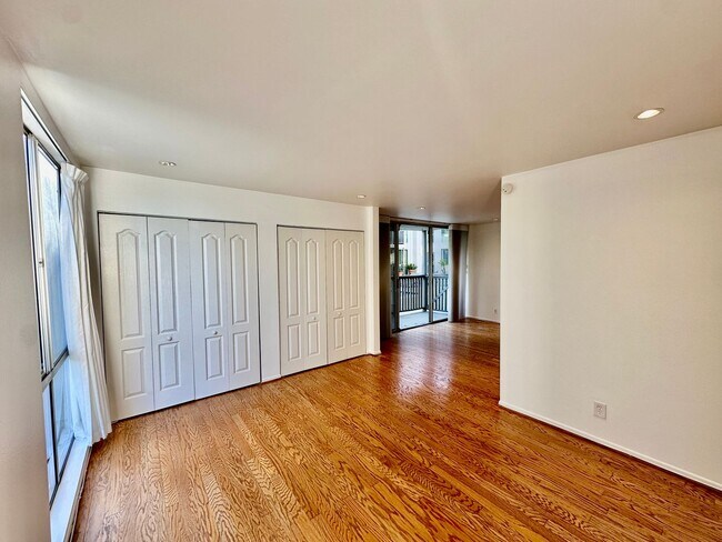 Building Photo - 1134 Alta Loma Rd